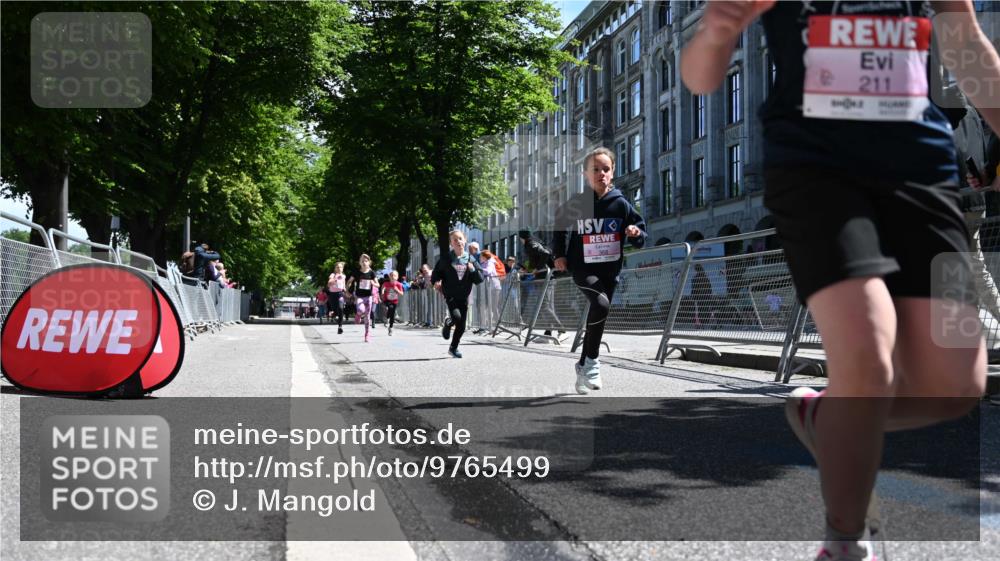 14.06.2026 - REWE Women's Run J. Mangold http://msf.ph/oto/9765499 14.06.2026 11:36:24 Ziel 133, 137, 157, 163, 182, 187, 205, 211, 301, 309, 330, 368, 370 meine-sportfotos.de
