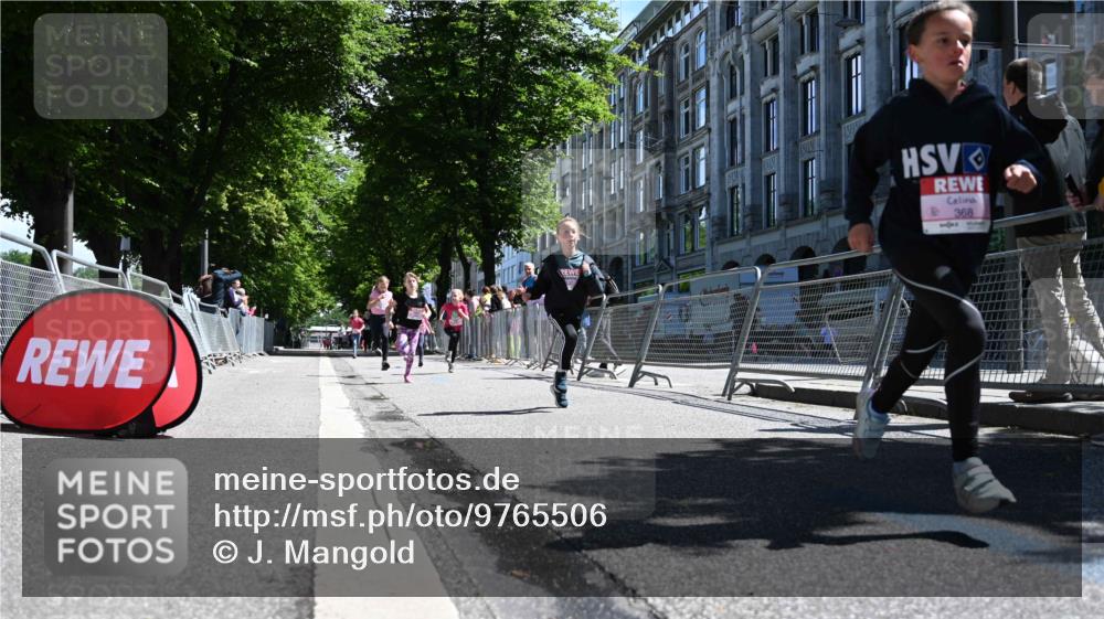 14.06.2026 - REWE Women's Run J. Mangold http://msf.ph/oto/9765506 14.06.2026 11:36:24 Ziel 133, 137, 157, 163, 182, 187, 205, 211, 301, 309, 330, 368, 370 meine-sportfotos.de