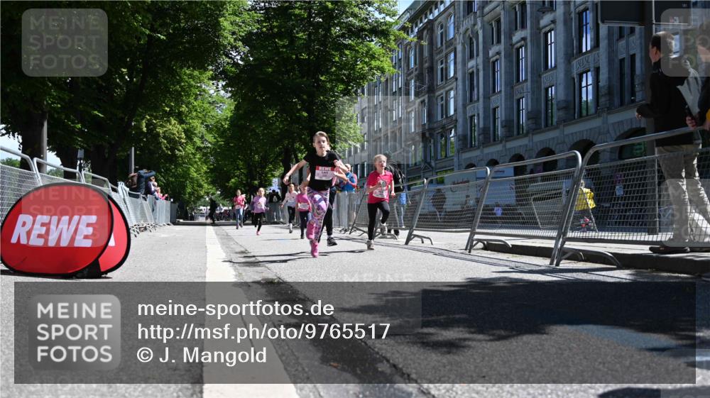 14.06.2026 - REWE Women's Run J. Mangold http://msf.ph/oto/9765517 14.06.2026 11:36:26 Ziel 137, 157, 163, 182, 184, 204, 205, 211, 301, 309, 330, 368, 370 meine-sportfotos.de