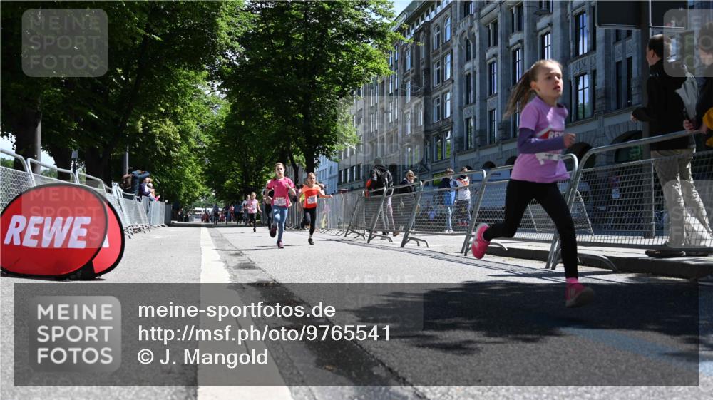 14.06.2026 - REWE Women's Run J. Mangold http://msf.ph/oto/9765541 14.06.2026 11:36:30 Ziel 157, 158, 163, 182, 184, 193, 204, 205, 330, 367, 370 meine-sportfotos.de