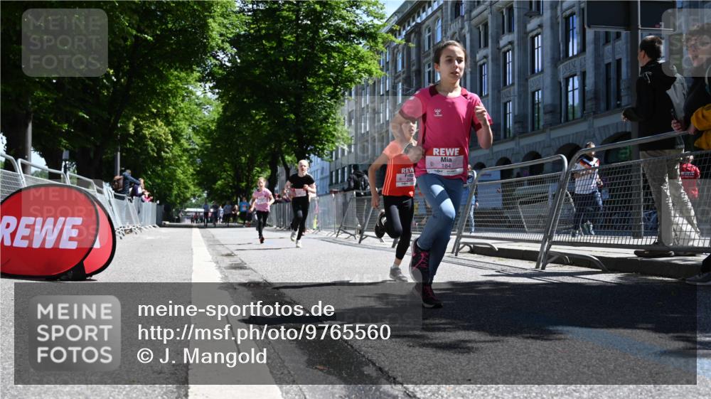 14.06.2026 - REWE Women's Run J. Mangold http://msf.ph/oto/9765560 14.06.2026 11:36:32 Ziel 158, 168, 182, 184, 193, 204, 205, 354, 359, 367, 370 meine-sportfotos.de