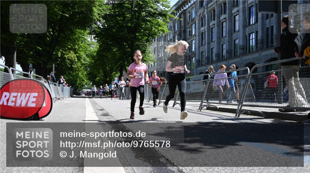 14.06.2026 - REWE Women's Run J. Mangold http://msf.ph/oto/9765578 14.06.2026 11:36:33 Ziel 158, 168, 184, 193, 204, 354, 359, 367, 370 meine-sportfotos.de