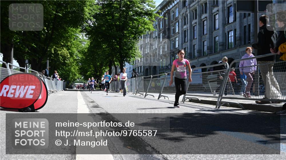 14.06.2026 - REWE Women's Run J. Mangold http://msf.ph/oto/9765587 14.06.2026 11:36:35 Ziel 136, 158, 168, 184, 193, 204, 251, 354, 359, 367 meine-sportfotos.de