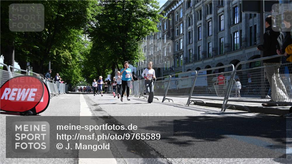 14.06.2026 - REWE Women's Run J. Mangold http://msf.ph/oto/9765589 14.06.2026 11:36:36 Ziel 136, 158, 168, 193, 204, 251, 354, 359, 367 meine-sportfotos.de