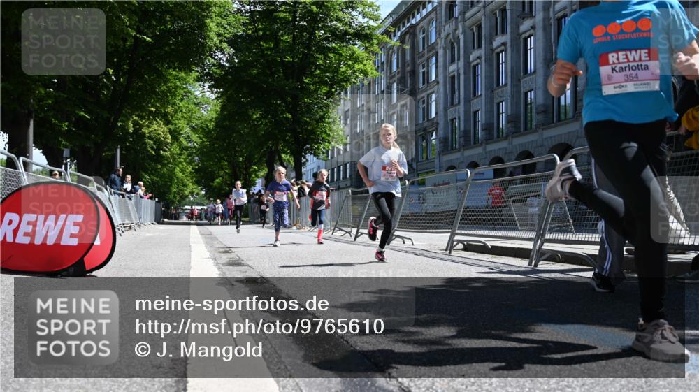14.06.2026 - REWE Women's Run J. Mangold http://msf.ph/oto/9765610 14.06.2026 11:36:38 Ziel 136, 168, 193, 251, 354, 359, 363, 367 meine-sportfotos.de