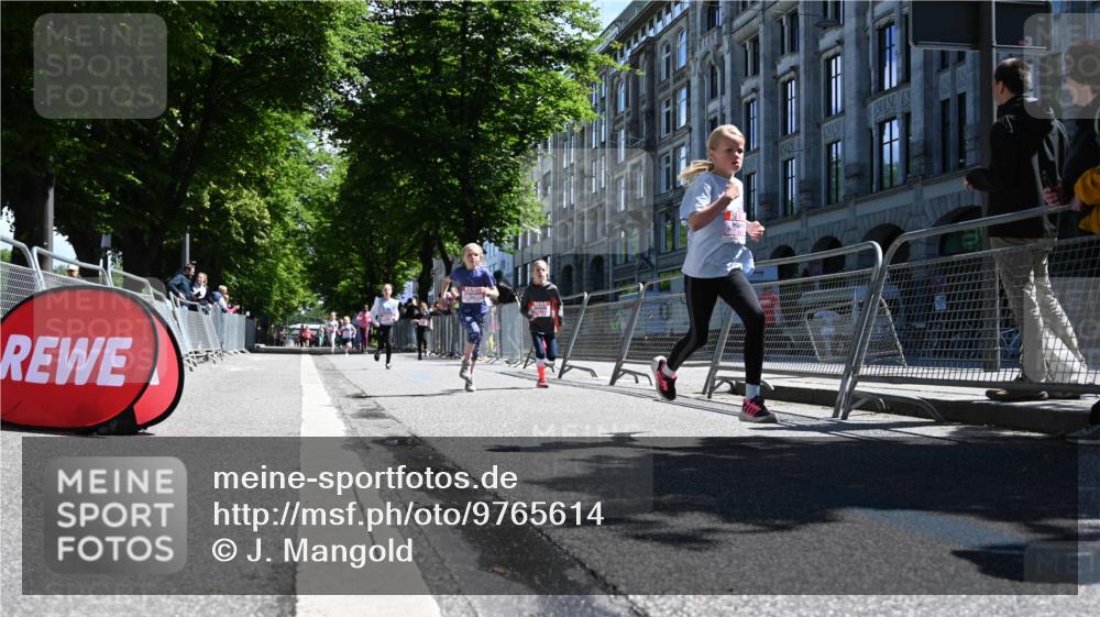 14.06.2026 - REWE Women's Run J. Mangold http://msf.ph/oto/9765614 14.06.2026 11:36:39 Ziel 136, 168, 193, 235, 251, 354, 359, 363 meine-sportfotos.de