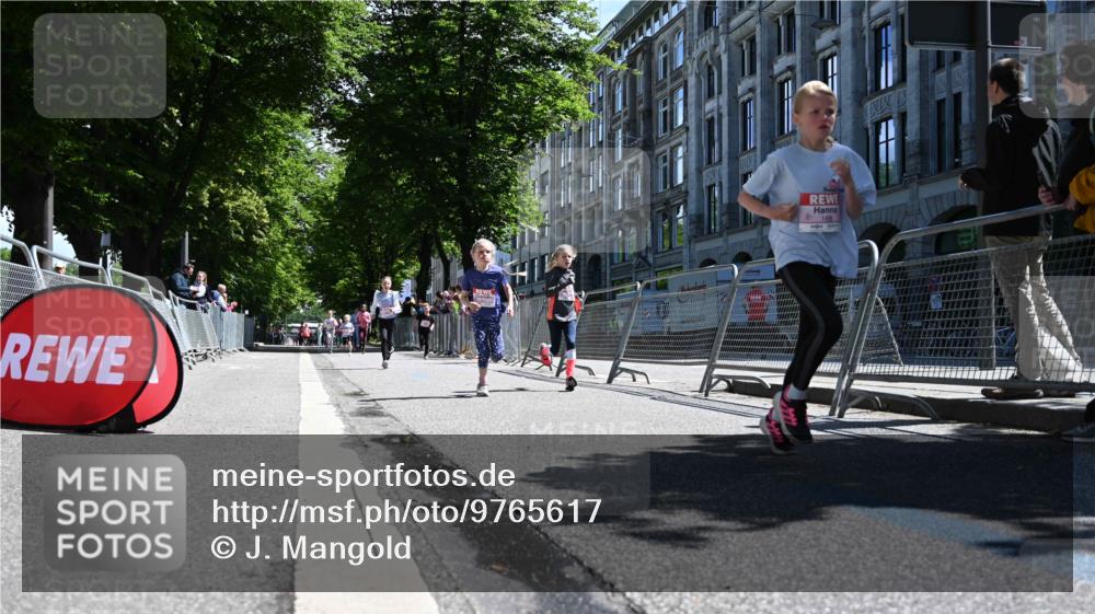 14.06.2026 - REWE Women's Run J. Mangold http://msf.ph/oto/9765617 14.06.2026 11:36:39 Ziel 136, 168, 193, 235, 251, 354, 359, 363 meine-sportfotos.de
