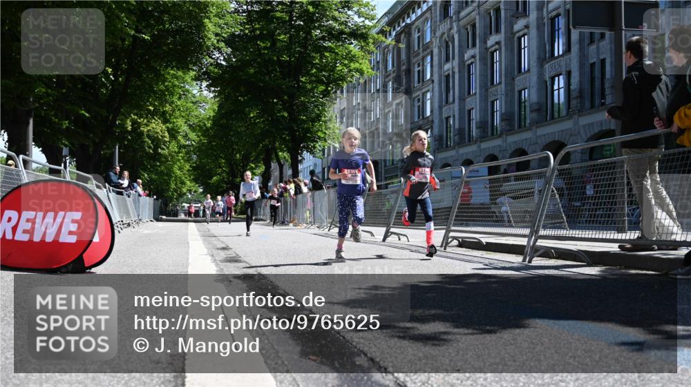 14.06.2026 - REWE Women's Run J. Mangold http://msf.ph/oto/9765625 14.06.2026 11:36:40 Ziel 136, 149, 168, 193, 235, 251, 313, 354, 359, 363 meine-sportfotos.de