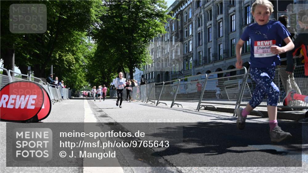 14.06.2026 - REWE Women's Run J. Mangold http://msf.ph/oto/9765643 14.06.2026 11:36:41 Ziel 116, 136, 149, 168, 235, 251, 313, 354, 359, 363 meine-sportfotos.de