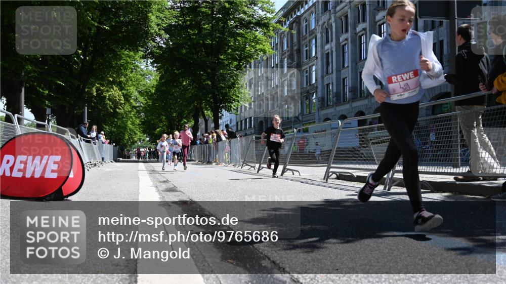14.06.2026 - REWE Women's Run J. Mangold http://msf.ph/oto/9765686 14.06.2026 11:36:43 Ziel 116, 136, 149, 235, 251, 277, 313, 363 meine-sportfotos.de