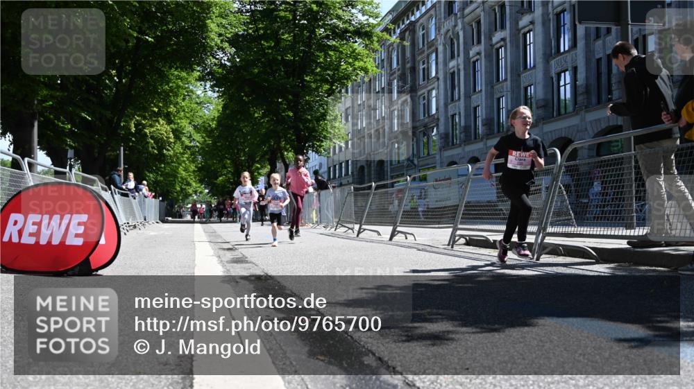 14.06.2026 - REWE Women's Run J. Mangold http://msf.ph/oto/9765700 14.06.2026 11:36:45 Ziel 116, 149, 235, 277, 278, 313, 355, 363 meine-sportfotos.de