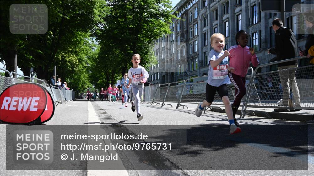 14.06.2026 - REWE Women's Run J. Mangold http://msf.ph/oto/9765731 14.06.2026 11:36:47 Ziel 116, 149, 178, 183, 235, 277, 278, 313, 352, 355, 363 meine-sportfotos.de