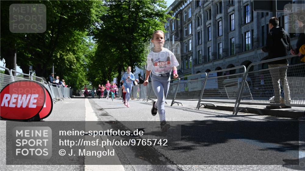 14.06.2026 - REWE Women's Run J. Mangold http://msf.ph/oto/9765742 14.06.2026 11:36:47 Ziel 116, 149, 178, 183, 235, 277, 278, 313, 352, 355, 363 meine-sportfotos.de