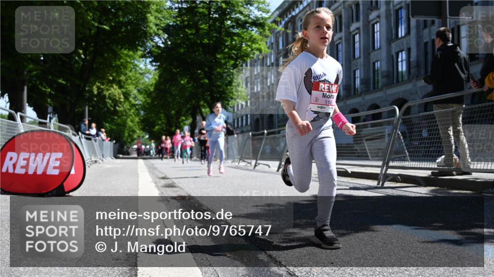 14.06.2026 - REWE Women's Run J. Mangold http://msf.ph/oto/9765747 14.06.2026 11:36:48 Ziel 116, 149, 178, 183, 235, 277, 278, 313, 352, 355 meine-sportfotos.de