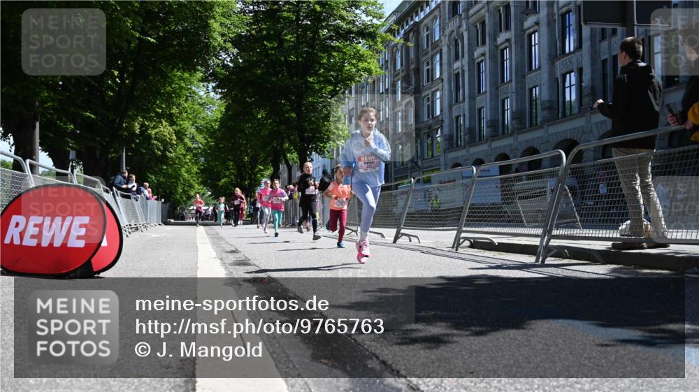 14.06.2026 - REWE Women's Run J. Mangold http://msf.ph/oto/9765763 14.06.2026 11:36:49 Ziel 108, 116, 149, 174, 178, 183, 232, 235, 277, 278, 313, 352, 355 meine-sportfotos.de