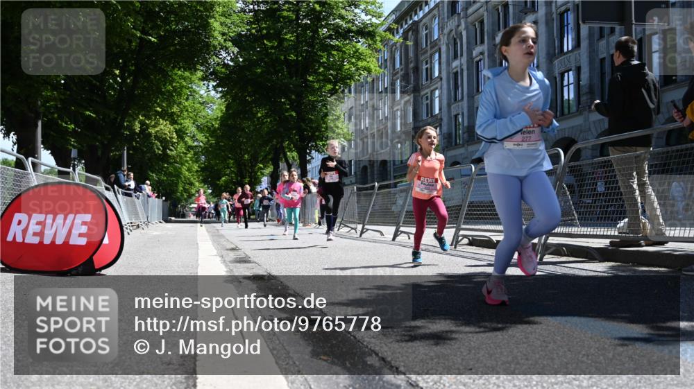 14.06.2026 - REWE Women's Run J. Mangold http://msf.ph/oto/9765778 14.06.2026 11:36:50 Ziel 108, 116, 142, 149, 174, 178, 183, 232, 277, 278, 313, 352, 355 meine-sportfotos.de
