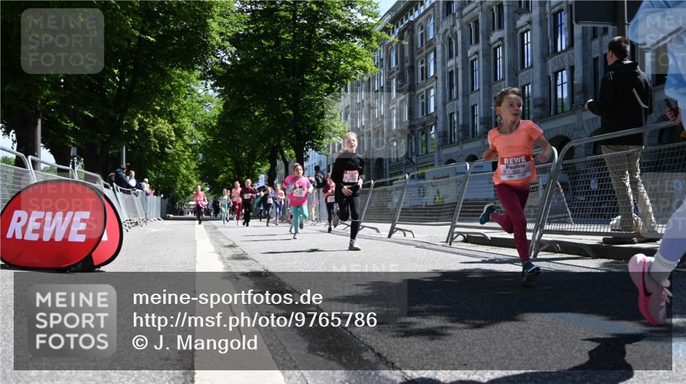 14.06.2026 - REWE Women's Run J. Mangold http://msf.ph/oto/9765786 14.06.2026 11:36:50 Ziel 108, 116, 142, 149, 174, 178, 183, 232, 277, 278, 313, 352, 355 meine-sportfotos.de