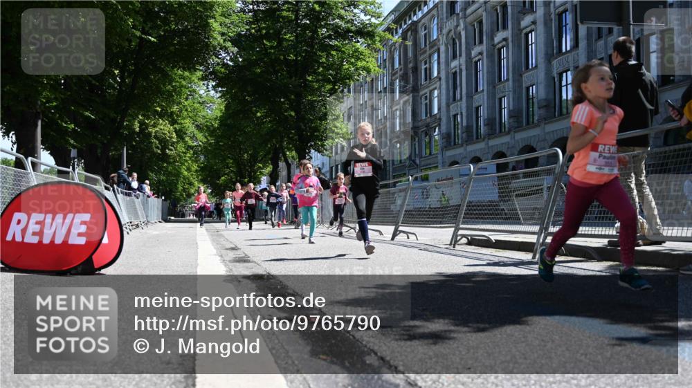 14.06.2026 - REWE Women's Run J. Mangold http://msf.ph/oto/9765790 14.06.2026 11:36:50 Ziel 108, 116, 142, 149, 174, 178, 183, 232, 277, 278, 313, 352, 355 meine-sportfotos.de