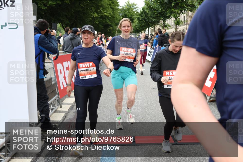 14.06.2026 - REWE Women's Run Strokosch-Dieckow http://msf.ph/oto/9765826 14.06.2026 11:02:03 Ziel 5022, 5052, 5053, 5056, 5059, 5092, 5112, 5141, 5160, 5194, 5213, 5241, 5343, 5360, 5398, 5518, 5520, 5586, 5641, 5659, 5720, 5721, 5776, 5853, 5917, 5921 meine-sportfotos.de