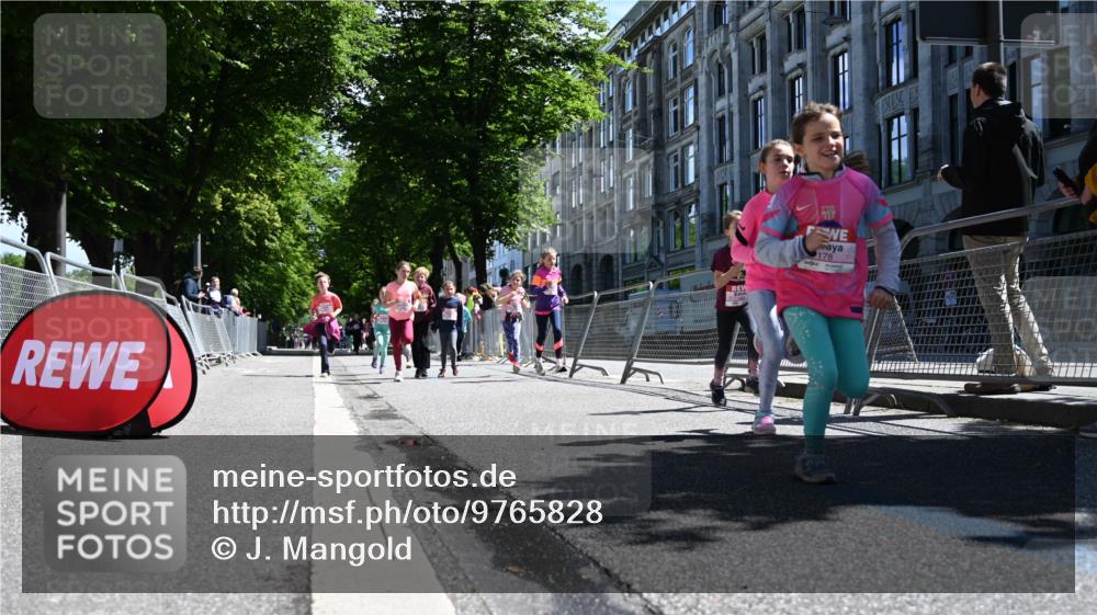 14.06.2026 - REWE Women's Run J. Mangold http://msf.ph/oto/9765828 14.06.2026 11:36:53 Ziel 108, 123, 126, 142, 174, 175, 178, 183, 232, 262, 265, 266, 277, 278, 352, 355 meine-sportfotos.de