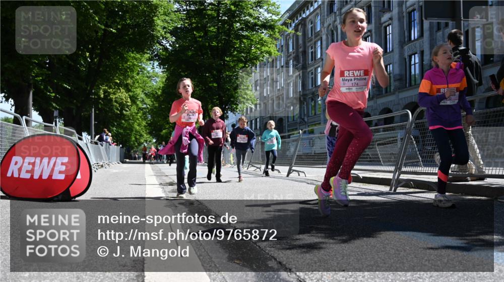 14.06.2026 - REWE Women's Run J. Mangold http://msf.ph/oto/9765872 14.06.2026 11:36:55 Ziel 107, 108, 123, 126, 140, 142, 174, 175, 178, 183, 232, 262, 265, 266, 278, 302, 350, 352 meine-sportfotos.de