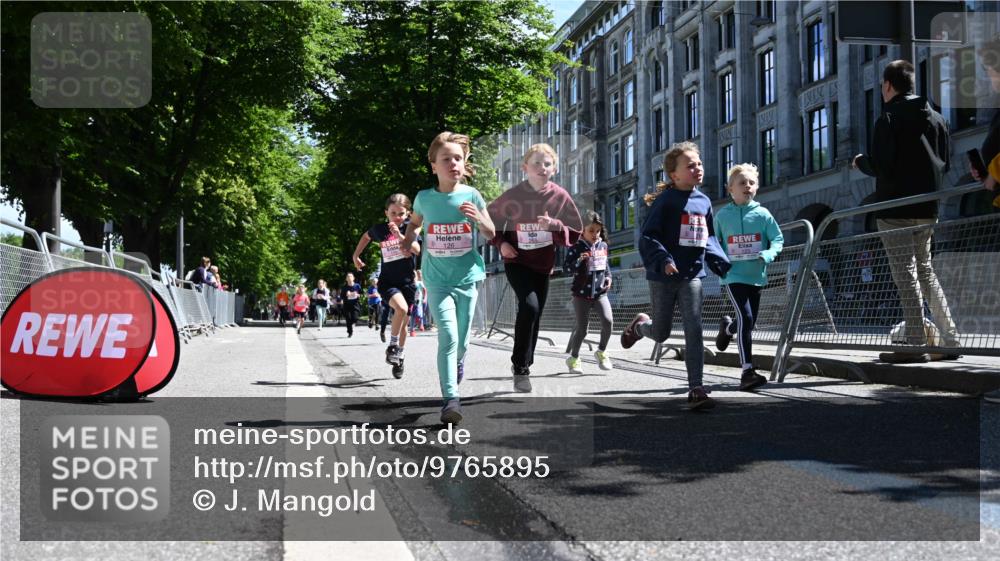 14.06.2026 - REWE Women's Run J. Mangold http://msf.ph/oto/9765895 14.06.2026 11:36:57 Ziel 107, 108, 123, 126, 140, 142, 174, 175, 183, 207, 232, 262, 265, 266, 302, 350, 352 meine-sportfotos.de