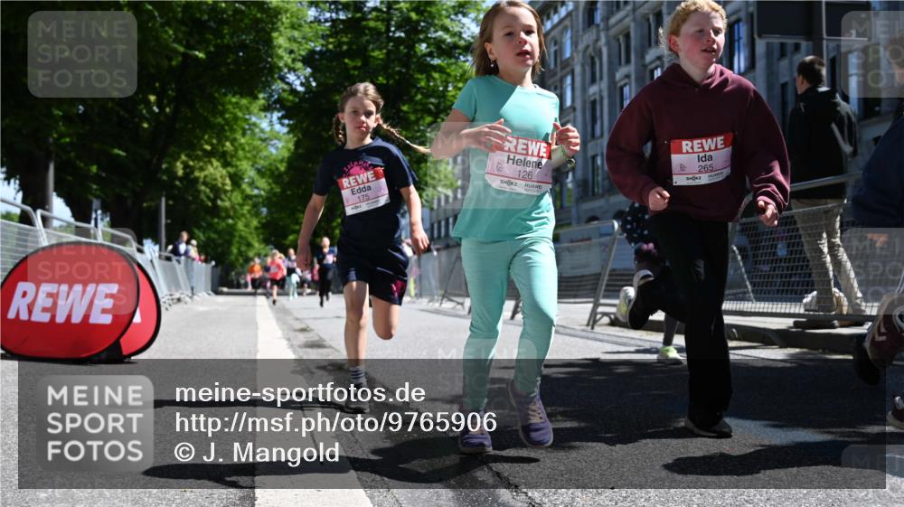 14.06.2026 - REWE Women's Run J. Mangold http://msf.ph/oto/9765906 14.06.2026 11:36:58 Ziel 107, 108, 123, 126, 140, 142, 174, 175, 207, 232, 262, 265, 266, 302, 350 meine-sportfotos.de
