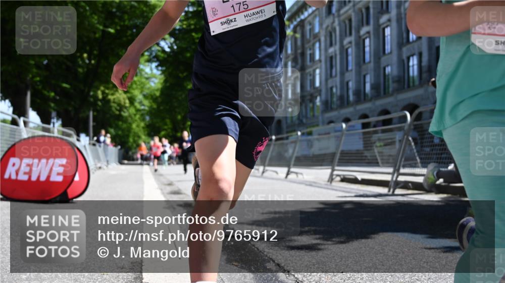 14.06.2026 - REWE Women's Run J. Mangold http://msf.ph/oto/9765912 14.06.2026 11:36:58 Ziel 107, 108, 123, 126, 140, 142, 174, 175, 207, 232, 262, 265, 266, 302, 350 meine-sportfotos.de
