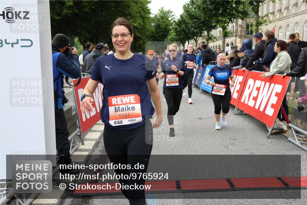 14.06.2026 - REWE Women's Run Strokosch-Dieckow http://msf.ph/oto/9765924 14.06.2026 11:02:00 Ziel 5022, 5052, 5053, 5056, 5059, 5092, 5112, 5141, 5160, 5213, 5241, 5330, 5360, 5520, 5586, 5641, 5659, 5720, 5721, 5776, 5917, 5921, 6015, 6045 meine-sportfotos.de