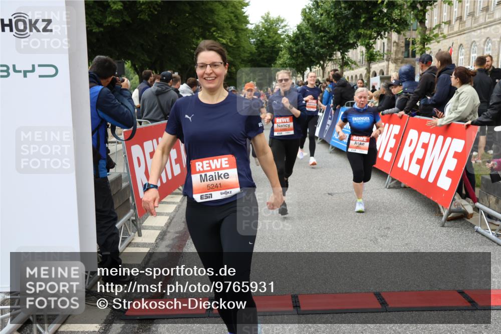 14.06.2026 - REWE Women's Run Strokosch-Dieckow http://msf.ph/oto/9765931 14.06.2026 11:02:00 Ziel 5022, 5052, 5053, 5056, 5059, 5092, 5112, 5141, 5160, 5213, 5241, 5330, 5360, 5520, 5586, 5641, 5659, 5720, 5721, 5776, 5917, 5921, 6015, 6045 meine-sportfotos.de