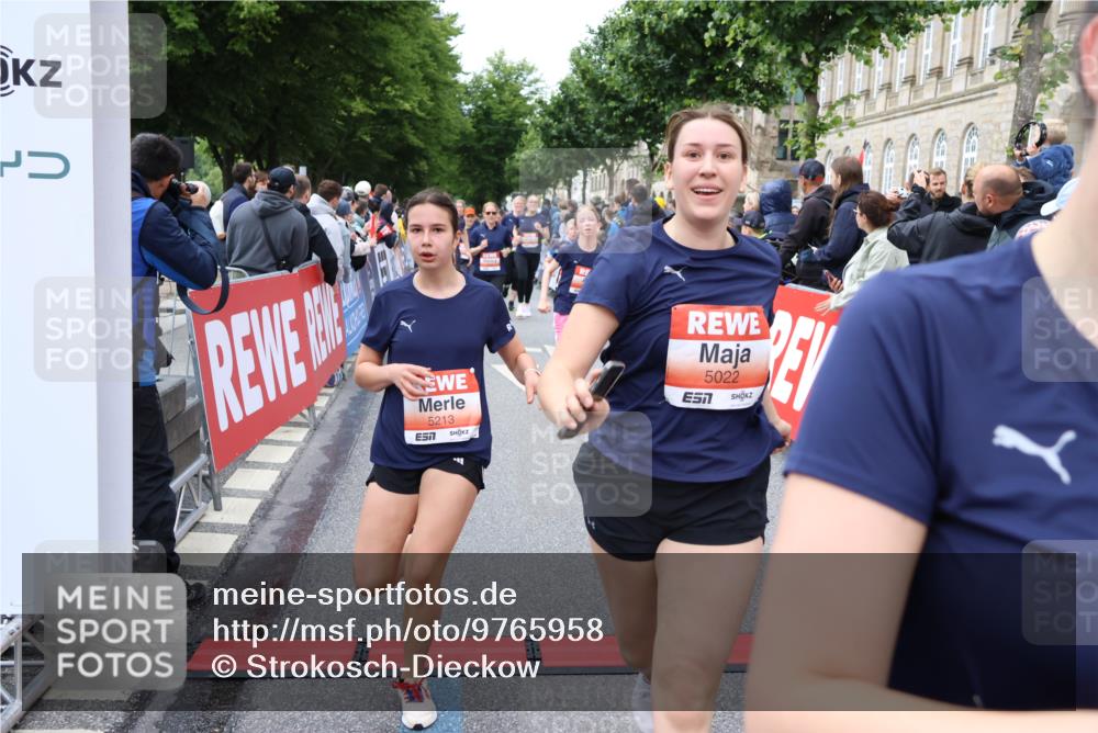 14.06.2026 - REWE Women's Run Strokosch-Dieckow http://msf.ph/oto/9765958 14.06.2026 11:01:58 Ziel 5022, 5052, 5053, 5056, 5059, 5092, 5112, 5160, 5213, 5241, 5330, 5360, 5445, 5520, 5586, 5659, 5720, 5721, 5776, 5921, 6015, 6045 meine-sportfotos.de
