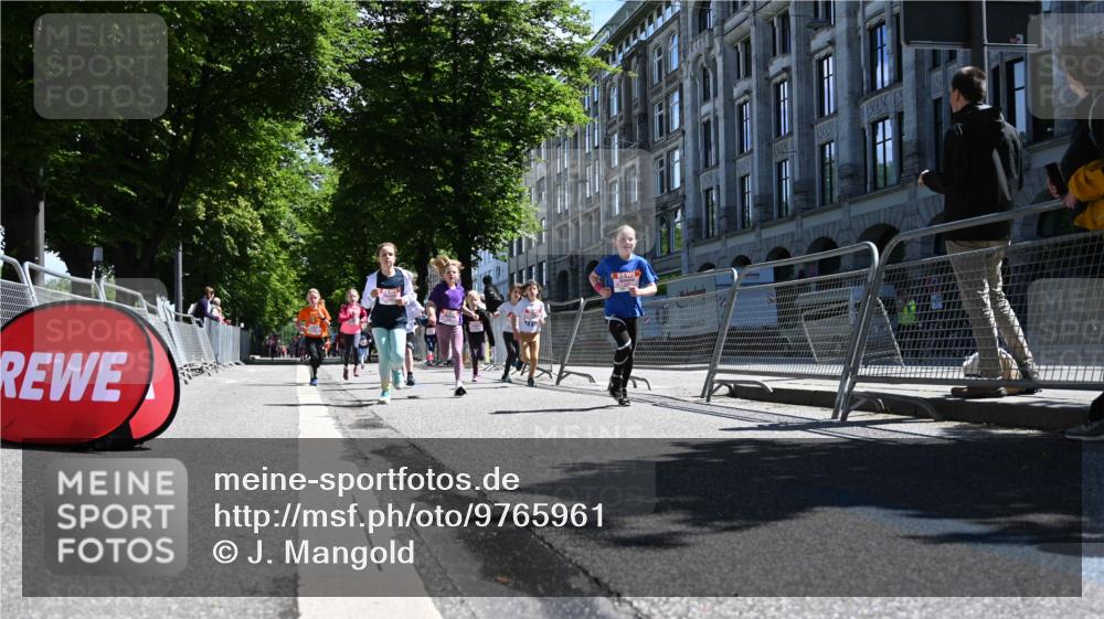 14.06.2026 - REWE Women's Run J. Mangold http://msf.ph/oto/9765961 14.06.2026 11:37:03 Ziel 102, 107, 124, 135, 140, 167, 180, 207, 245, 258, 259, 275, 302, 314, 315, 324, 341, 350 meine-sportfotos.de