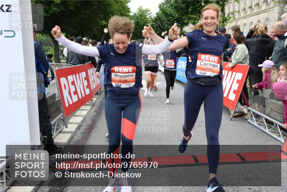 14.06.2026 - REWE Women's Run Strokosch-Dieckow http://msf.ph/oto/9765970 14.06.2026 11:01:54 Ziel 5022, 5052, 5053, 5056, 5059, 5110, 5112, 5213, 5330, 5360, 5445, 5720, 5721, 5907, 5921, 6008, 6015, 6045 meine-sportfotos.de