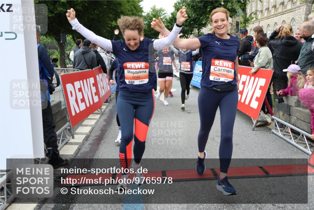14.06.2026 - REWE Women's Run Strokosch-Dieckow http://msf.ph/oto/9765978 14.06.2026 11:01:54 Ziel 5022, 5052, 5053, 5056, 5059, 5110, 5112, 5213, 5330, 5360, 5445, 5720, 5721, 5907, 5921, 6008, 6015, 6045 meine-sportfotos.de