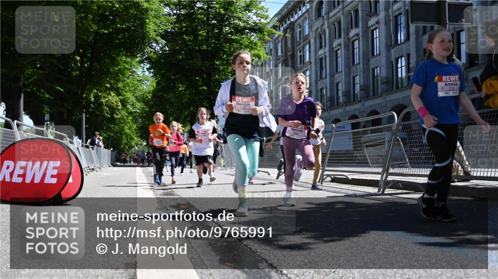 14.06.2026 - REWE Women's Run J. Mangold http://msf.ph/oto/9765991 14.06.2026 11:37:05 Ziel 102, 104, 107, 124, 135, 140, 167, 180, 207, 245, 258, 259, 275, 302, 314, 315, 324, 341, 350, 358 meine-sportfotos.de
