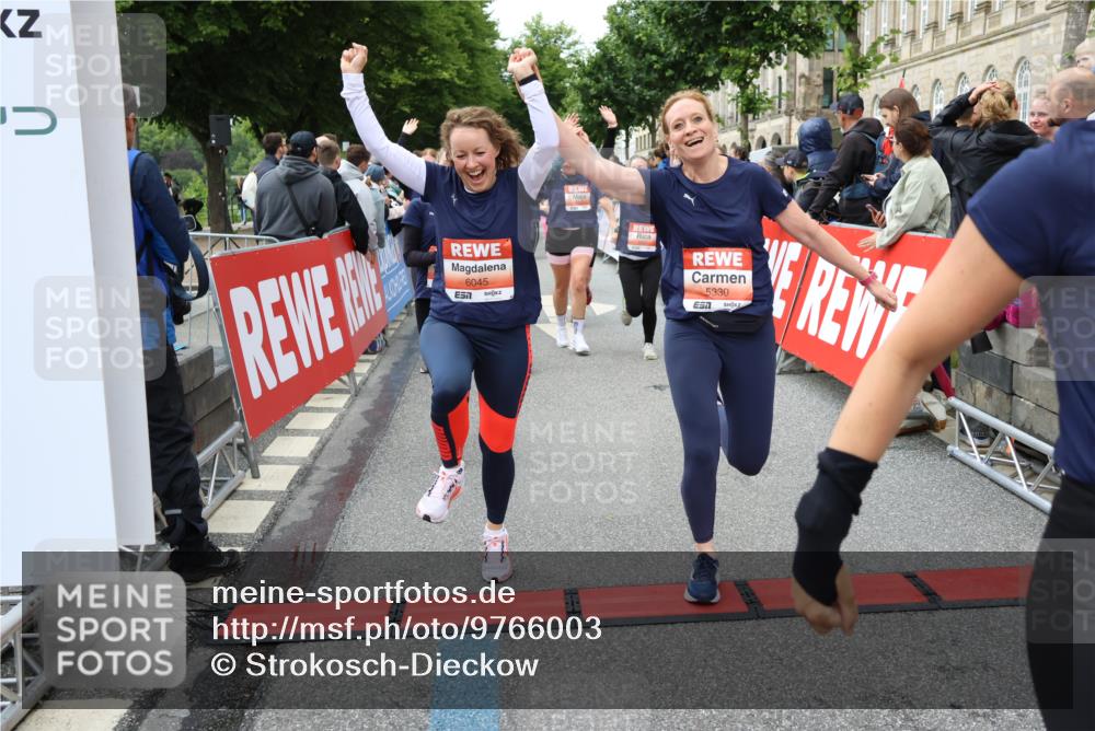 14.06.2026 - REWE Women's Run Strokosch-Dieckow http://msf.ph/oto/9766003 14.06.2026 11:01:54 Ziel 5022, 5052, 5053, 5056, 5059, 5110, 5112, 5213, 5330, 5360, 5445, 5720, 5721, 5907, 5921, 6008, 6015, 6045 meine-sportfotos.de
