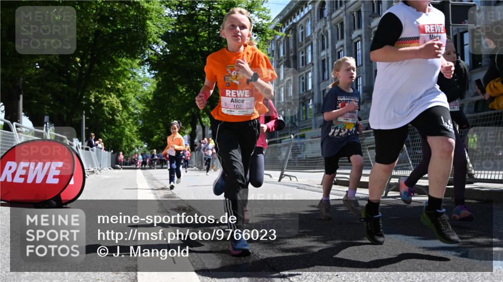 14.06.2026 - REWE Women's Run J. Mangold http://msf.ph/oto/9766023 14.06.2026 11:37:07 Ziel 102, 104, 111, 124, 135, 167, 176, 180, 245, 258, 259, 275, 314, 315, 324, 336, 341, 358 meine-sportfotos.de