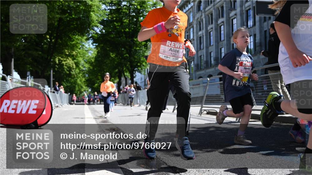 14.06.2026 - REWE Women's Run J. Mangold http://msf.ph/oto/9766027 14.06.2026 11:37:07 Ziel 102, 104, 111, 124, 135, 167, 176, 180, 245, 258, 259, 275, 314, 315, 324, 336, 341, 358 meine-sportfotos.de