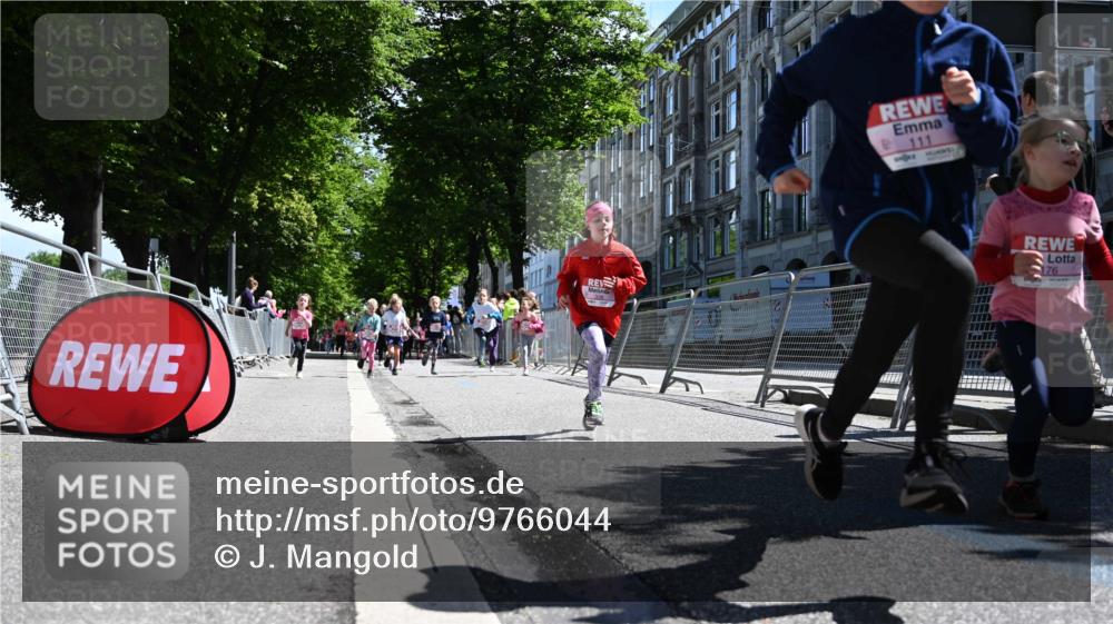 14.06.2026 - REWE Women's Run J. Mangold http://msf.ph/oto/9766044 14.06.2026 11:37:13 Ziel 101, 104, 111, 112, 131, 132, 141, 164, 165, 172, 173, 176, 179, 264, 314, 315, 334, 336, 339, 344, 358 meine-sportfotos.de