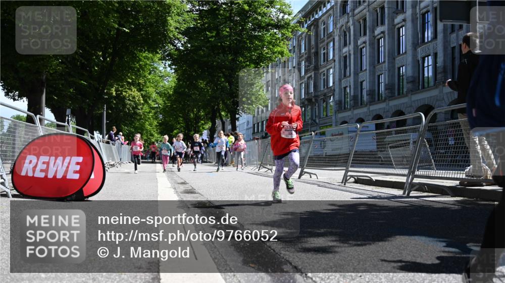 14.06.2026 - REWE Women's Run J. Mangold http://msf.ph/oto/9766052 14.06.2026 11:37:13 Ziel 101, 104, 111, 112, 131, 132, 141, 164, 165, 172, 173, 176, 179, 264, 314, 315, 334, 336, 339, 344, 358 meine-sportfotos.de