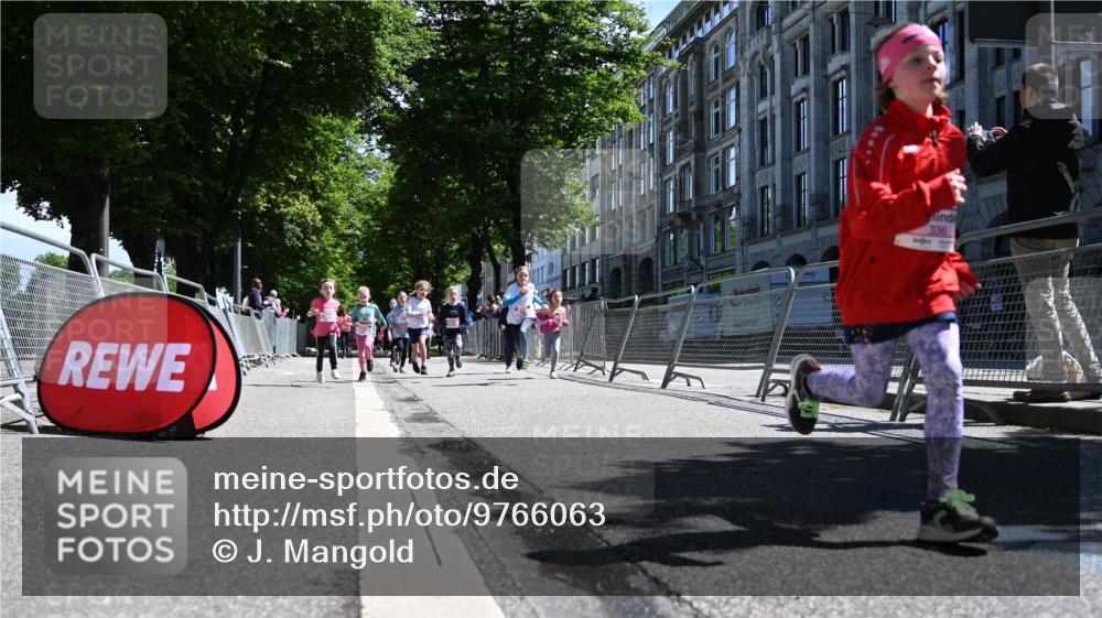14.06.2026 - REWE Women's Run J. Mangold http://msf.ph/oto/9766063 14.06.2026 11:37:14 Ziel 101, 104, 111, 112, 131, 132, 141, 164, 165, 172, 173, 176, 179, 248, 264, 334, 336, 339, 344, 358 meine-sportfotos.de