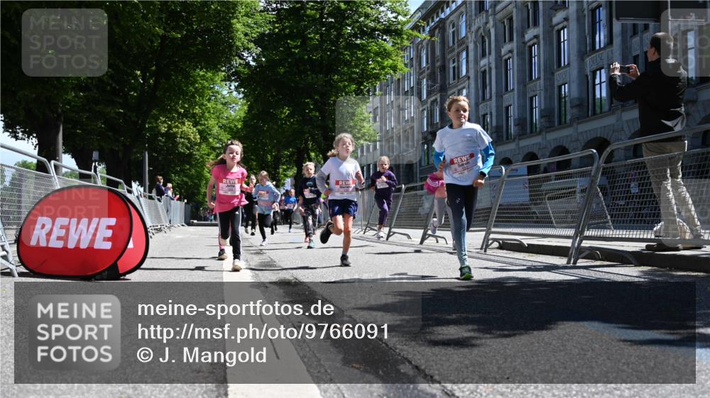 14.06.2026 - REWE Women's Run J. Mangold http://msf.ph/oto/9766091 14.06.2026 11:37:16 Ziel 101, 111, 112, 131, 132, 141, 164, 165, 172, 173, 176, 179, 234, 248, 264, 323, 334, 336, 339, 344, 351 meine-sportfotos.de