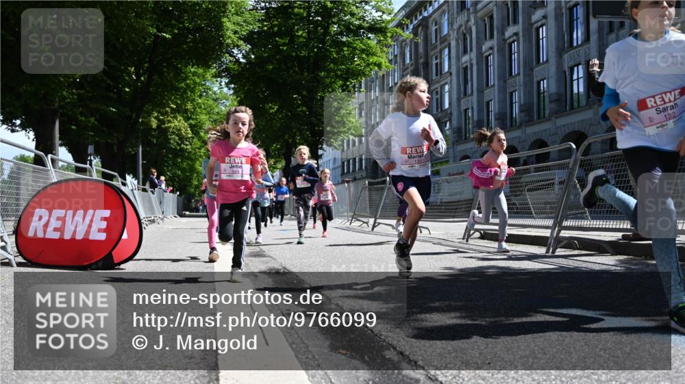 14.06.2026 - REWE Women's Run J. Mangold http://msf.ph/oto/9766099 14.06.2026 11:37:16 Ziel 101, 111, 112, 131, 132, 141, 164, 165, 172, 173, 176, 179, 234, 248, 264, 323, 334, 336, 339, 344, 351 meine-sportfotos.de