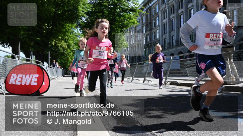 14.06.2026 - REWE Women's Run J. Mangold http://msf.ph/oto/9766105 14.06.2026 11:37:17 Ziel 101, 112, 131, 132, 141, 164, 165, 172, 173, 179, 234, 248, 264, 269, 323, 334, 336, 339, 344, 351 meine-sportfotos.de