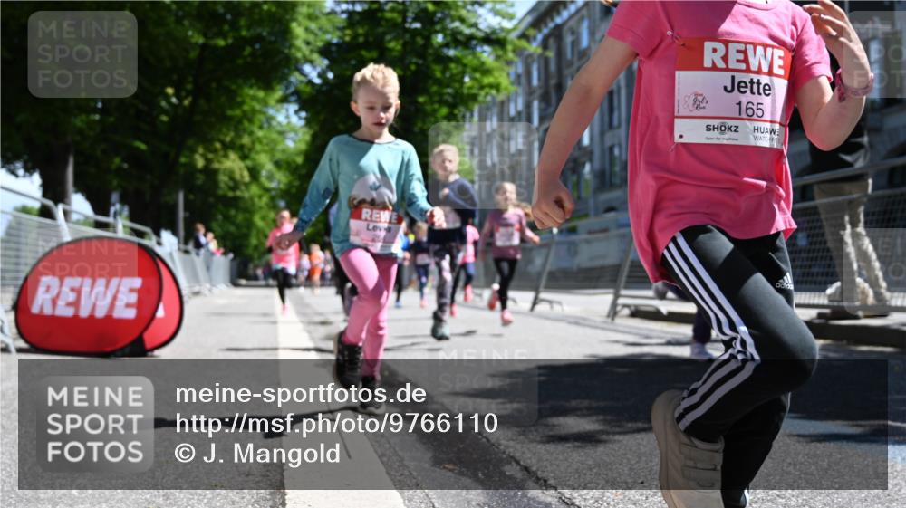 14.06.2026 - REWE Women's Run J. Mangold http://msf.ph/oto/9766110 14.06.2026 11:37:17 Ziel 101, 112, 131, 132, 141, 164, 165, 172, 173, 179, 234, 248, 264, 269, 323, 334, 336, 339, 344, 351 meine-sportfotos.de
