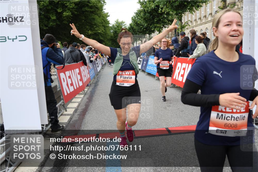 14.06.2026 - REWE Women's Run Strokosch-Dieckow http://msf.ph/oto/9766111 14.06.2026 11:01:48 Ziel 5046, 5110, 5196, 5234, 5445, 5656, 5907, 6008, 6066 meine-sportfotos.de