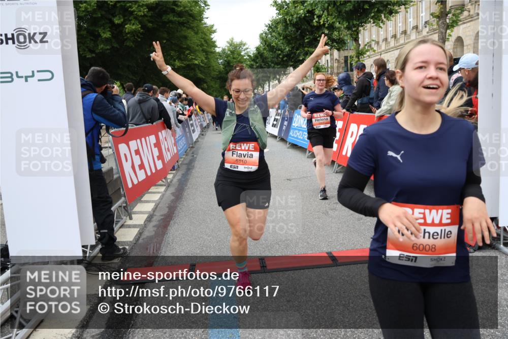 14.06.2026 - REWE Women's Run Strokosch-Dieckow http://msf.ph/oto/9766117 14.06.2026 11:01:48 Ziel 5046, 5110, 5196, 5234, 5445, 5656, 5907, 6008, 6066 meine-sportfotos.de