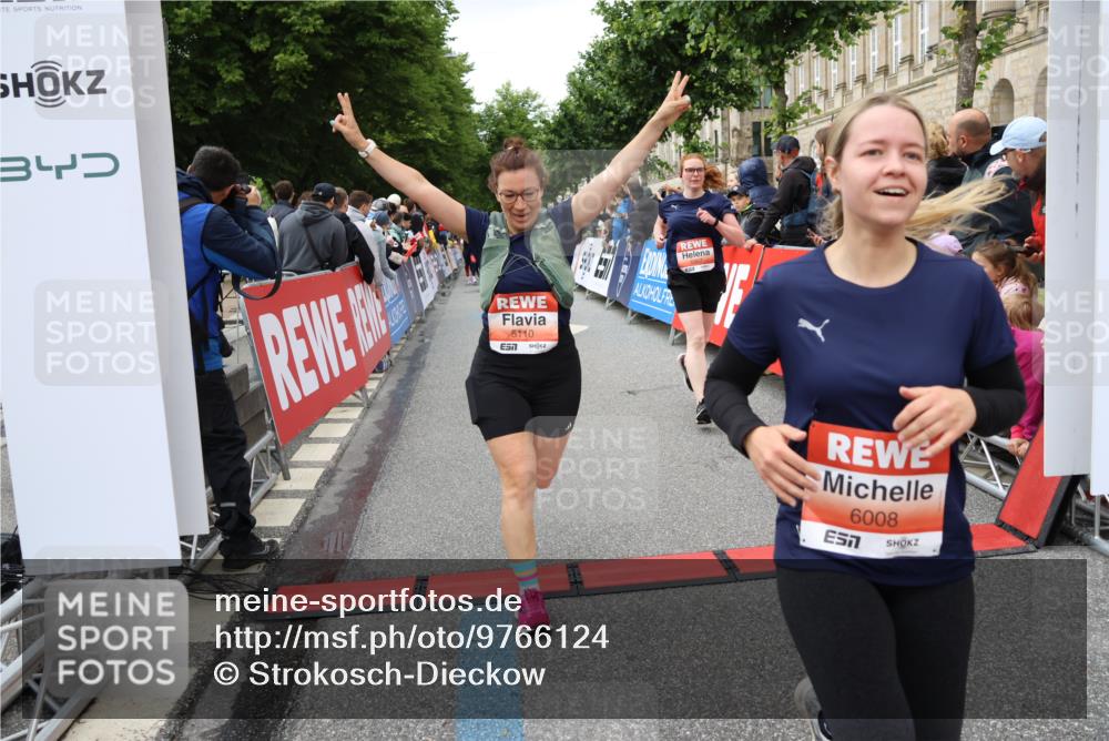 14.06.2026 - REWE Women's Run Strokosch-Dieckow http://msf.ph/oto/9766124 14.06.2026 11:01:48 Ziel 5046, 5110, 5196, 5234, 5445, 5656, 5907, 6008, 6066 meine-sportfotos.de