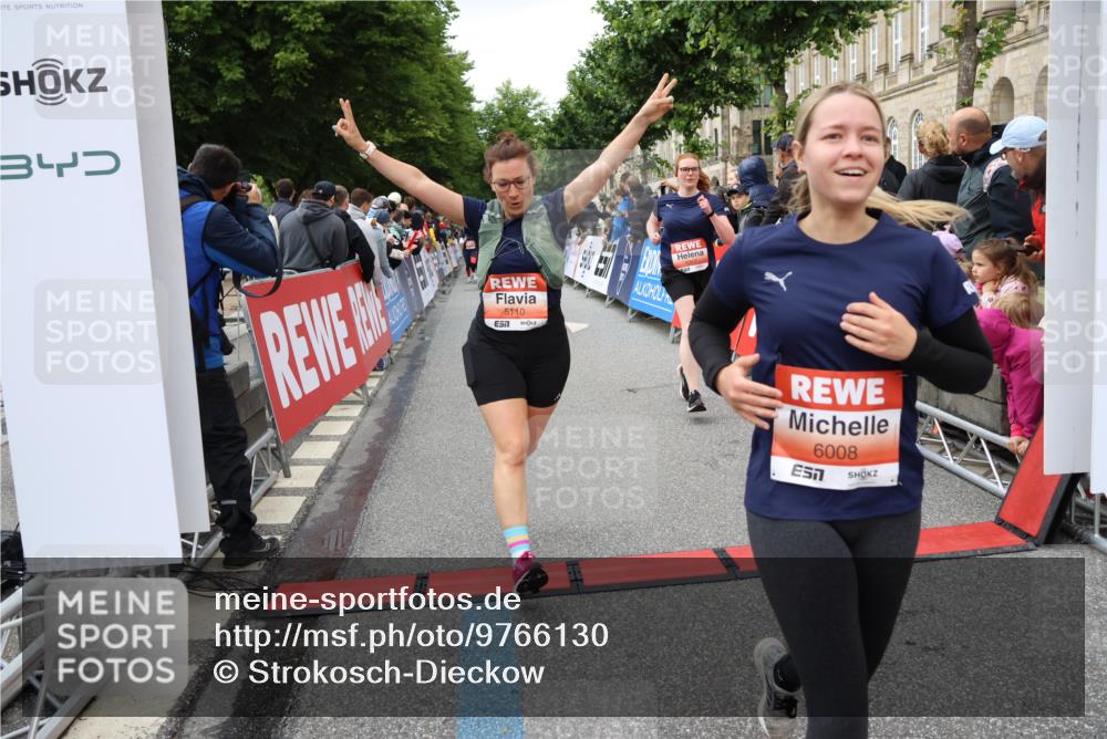 14.06.2026 - REWE Women's Run Strokosch-Dieckow http://msf.ph/oto/9766130 14.06.2026 11:01:48 Ziel 5046, 5110, 5196, 5234, 5445, 5656, 5907, 6008, 6066 meine-sportfotos.de