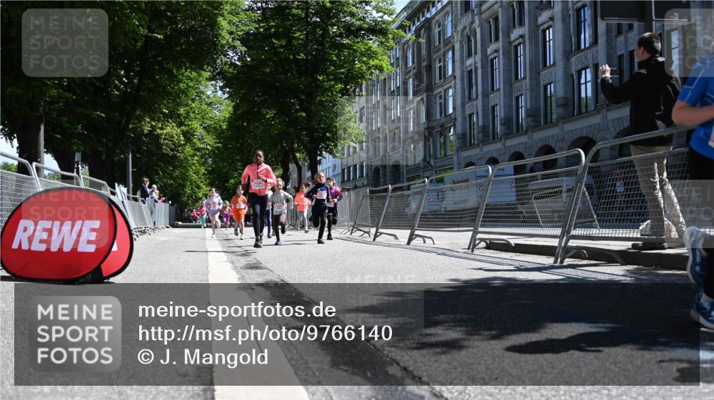 14.06.2026 - REWE Women's Run J. Mangold http://msf.ph/oto/9766140 14.06.2026 11:37:20 Ziel 101, 112, 119, 131, 141, 156, 164, 165, 172, 173, 179, 234, 248, 257, 264, 269, 292, 311, 323, 334, 339, 340, 344, 351 meine-sportfotos.de